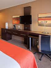 Hotel Holiday Inn Express Hotel & Suites Edinburgh photo 2