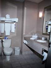 Hotel Holiday Inn Express Hotel & Suites Montpelier photo 2