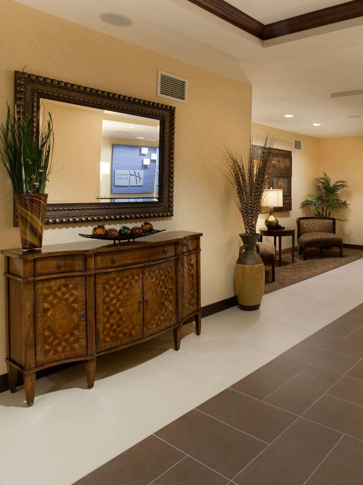 Hotel Holiday Inn Express Hotel & Suites Lamar photo 3