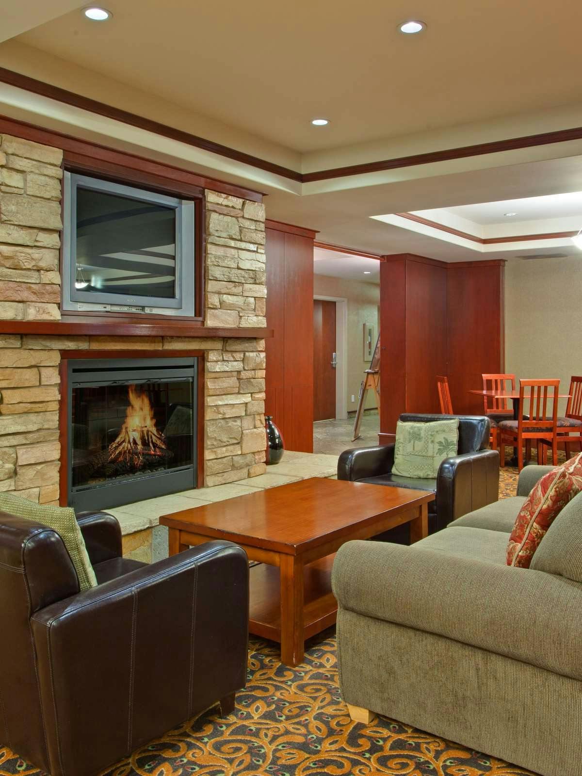 Hotel Holiday Inn Express Hotel & Suites Sherwood Park photo 4