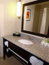 Hotel Holiday Inn Express Hotel & Suites Maize photo 2