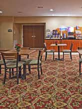 Hotel Holiday Inn Express Hotel & Suites Lonoke photo 2