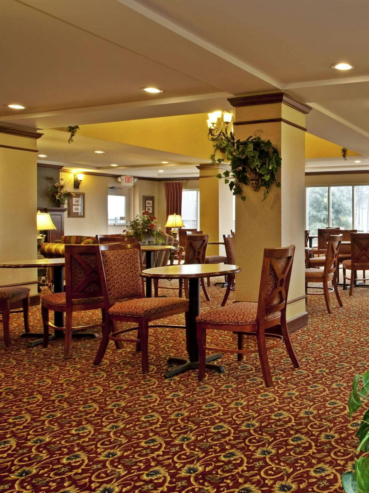 Hotel Holiday Inn Express Hotel & Suites High Point South photo 5