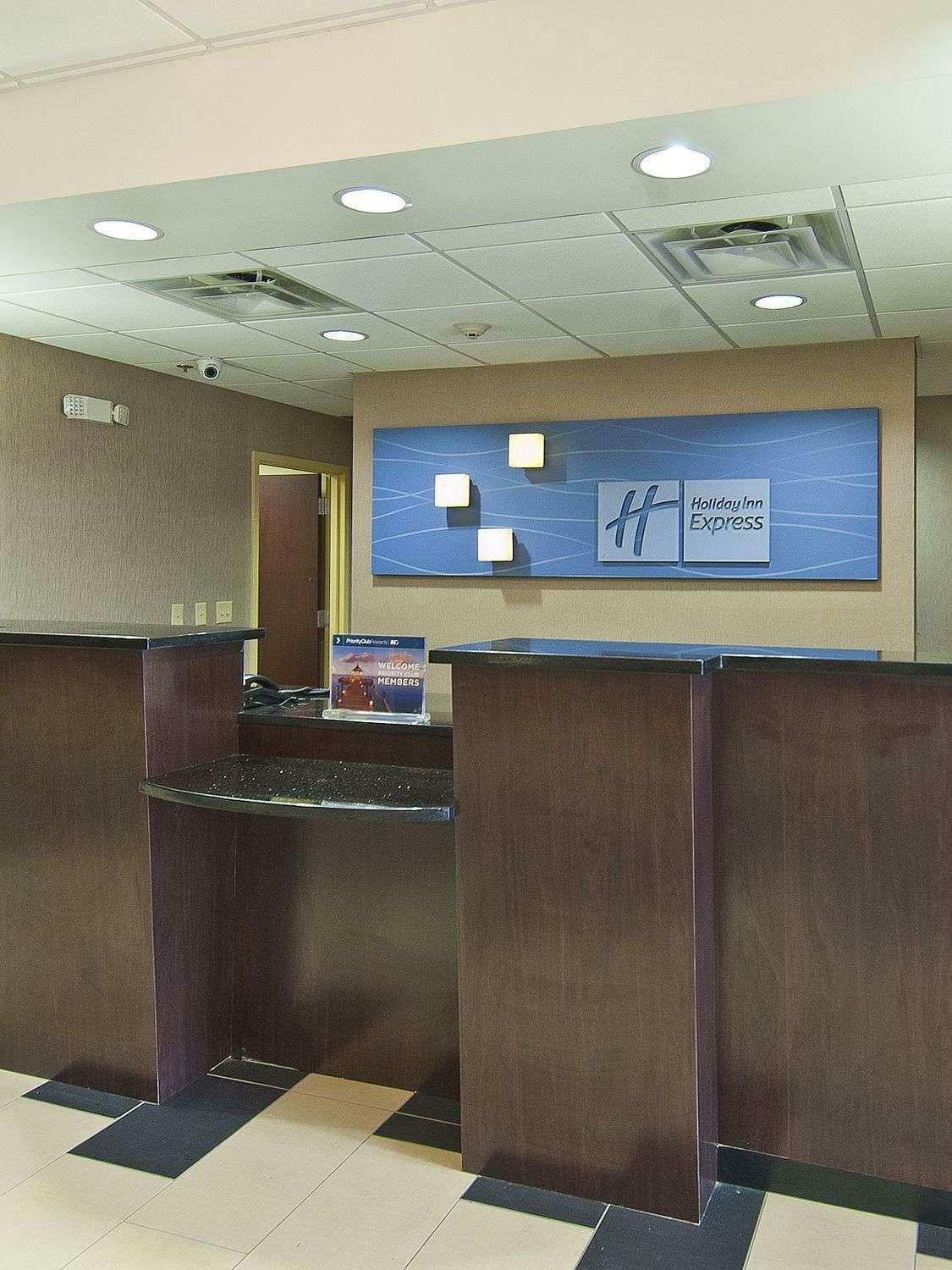 Hotel Holiday Inn Express Hotel & Suites Jackson/Pearl Intl Airport photo 5