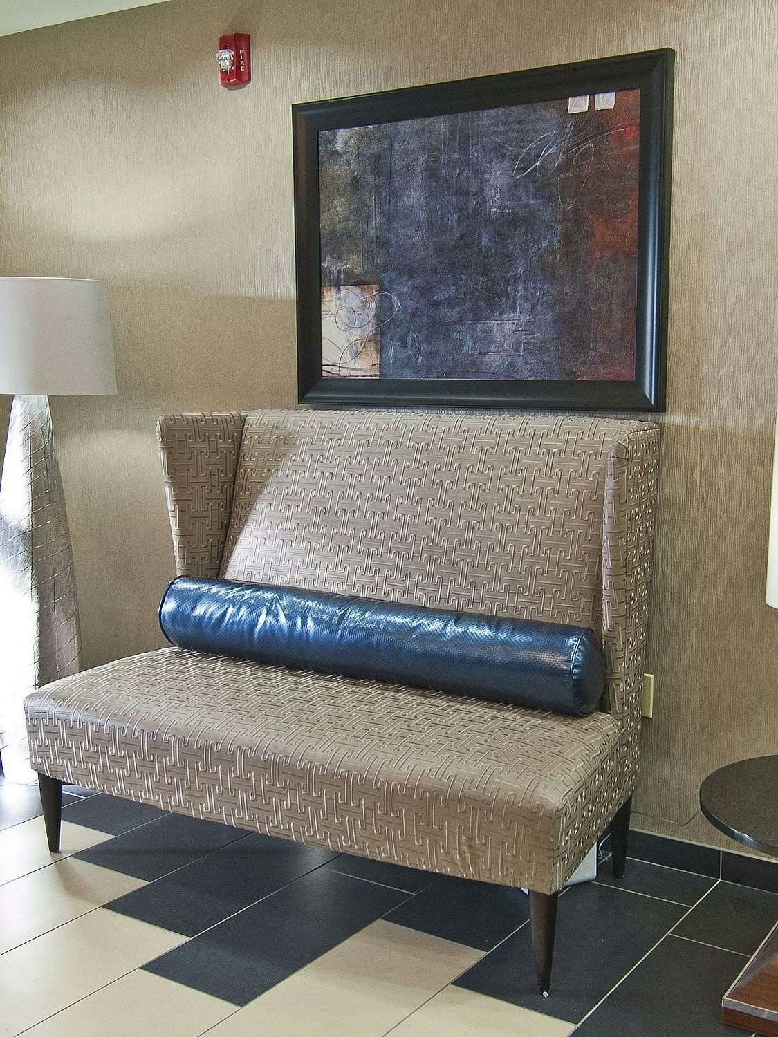 Hotel Holiday Inn Express Hotel & Suites Jackson/Pearl Intl Airport photo 4