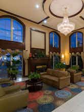 Hotel Holiday Inn Express Hotel & Suites Biltmore photo 4