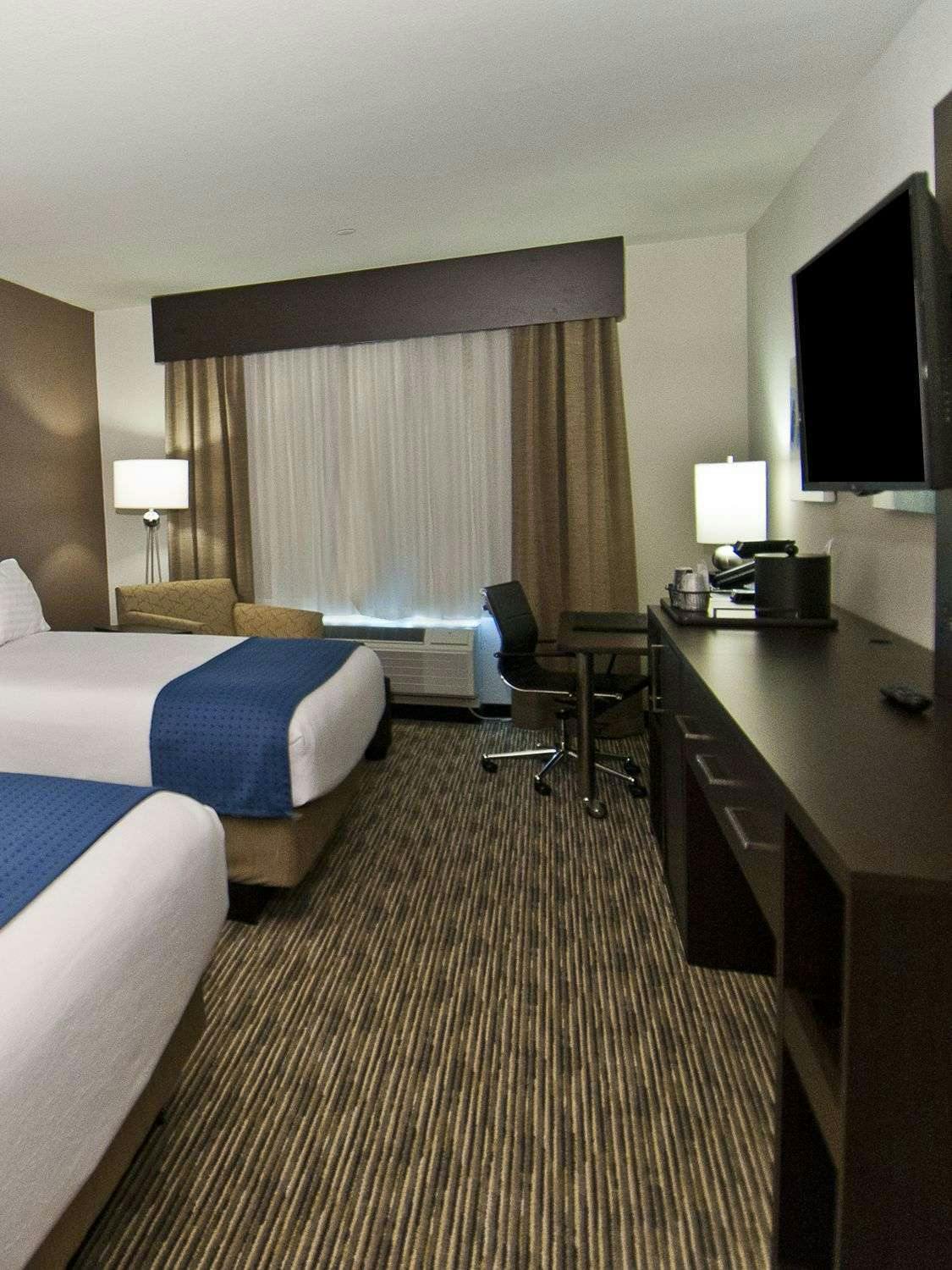 Hotel Holiday Inn Austin Airport photo 3
