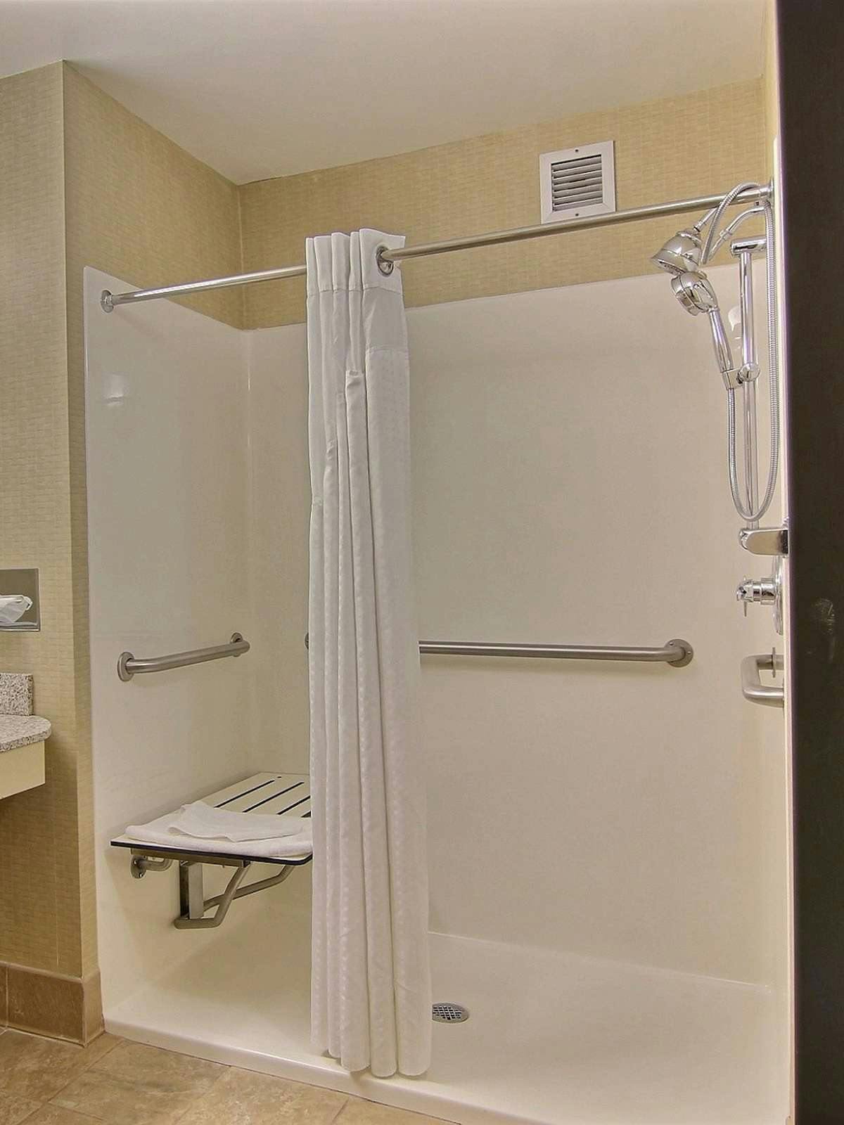 Hotel Holiday Inn Fargo photo 2