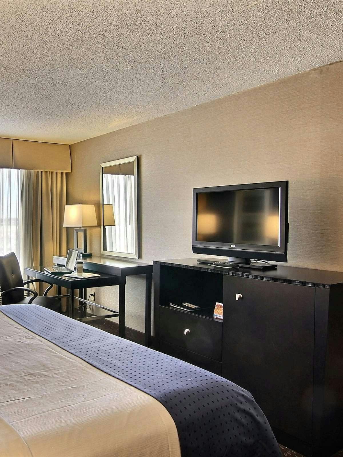 Hotel Holiday Inn Fargo photo 3