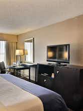 Hotel Holiday Inn Fargo photo 3
