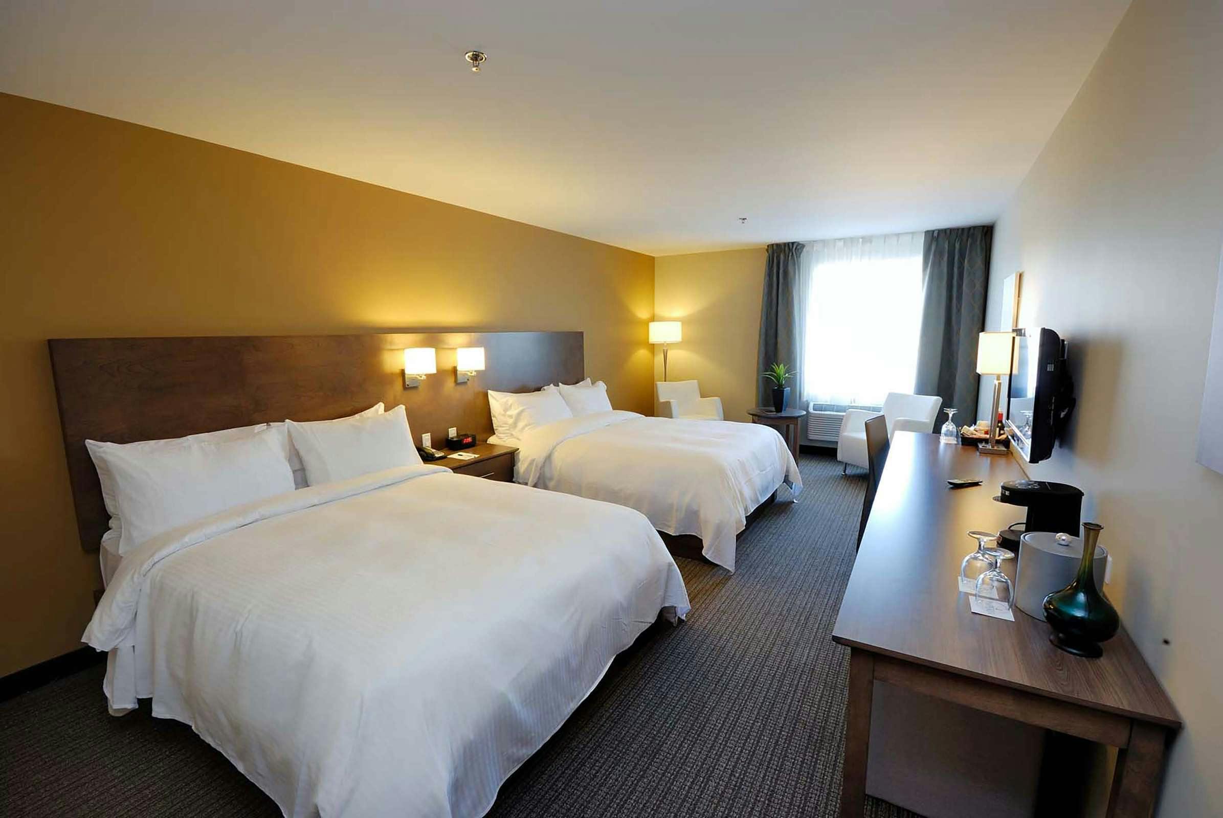 Hotel Imperia Hotel & Suites Terrebonne photo 2