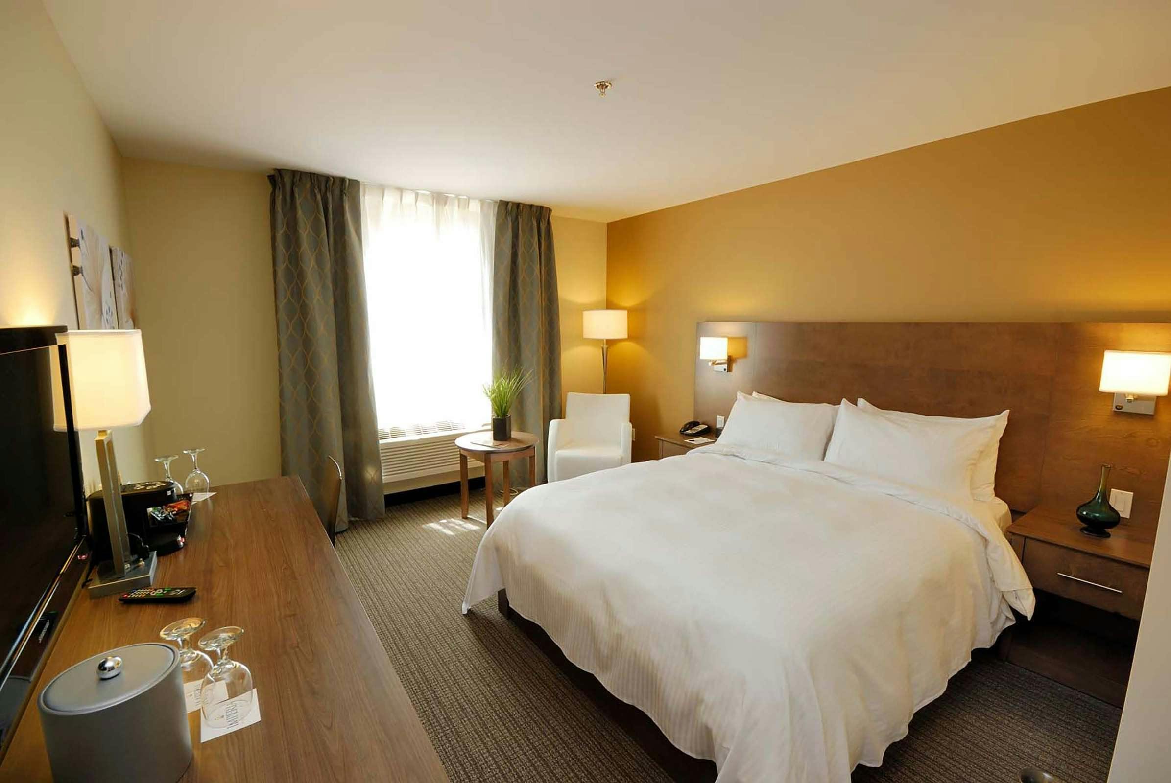 Hotel Imperia Hotel & Suites Terrebonne photo 3