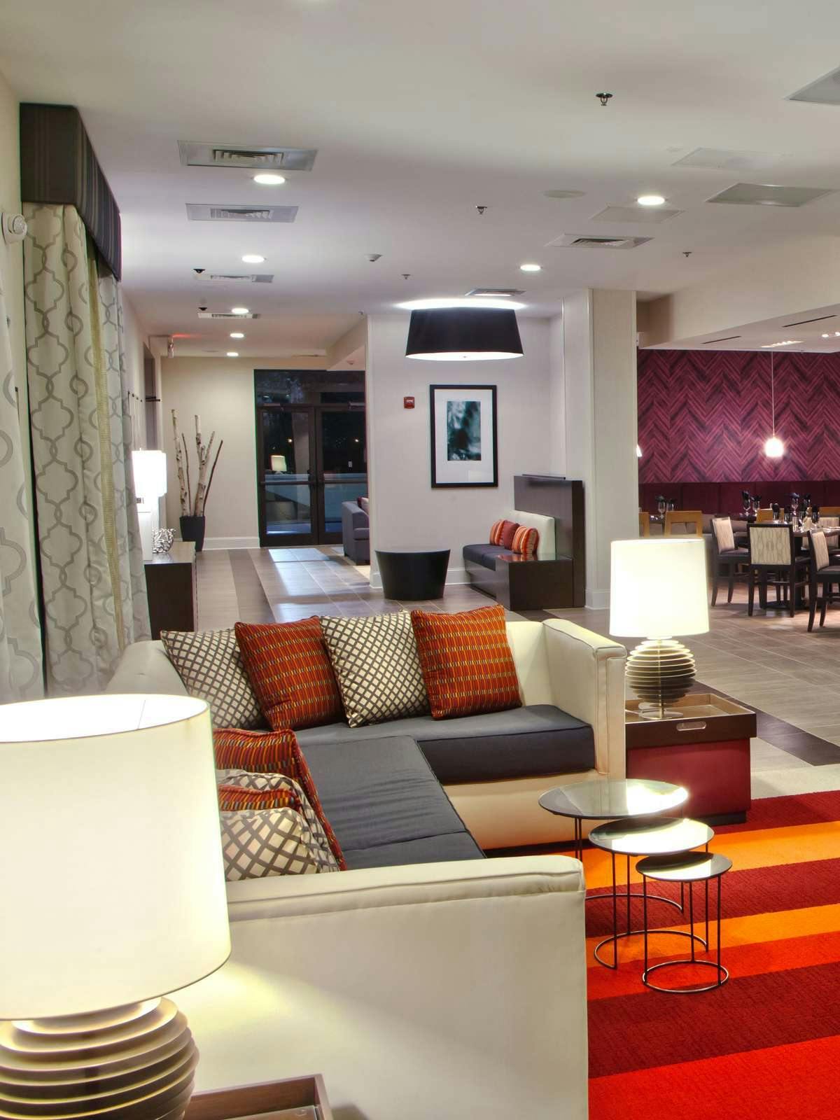 Hotel Holiday Inn Charlotte Airport Conference Center photo 2