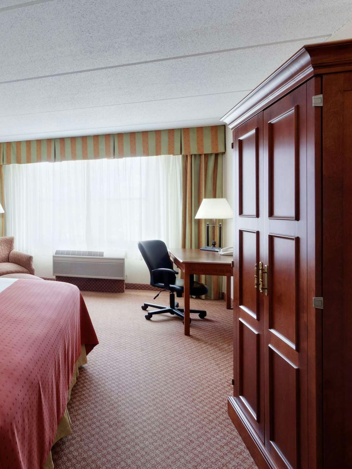 Hotel Holiday Inn South Kingstown photo 3