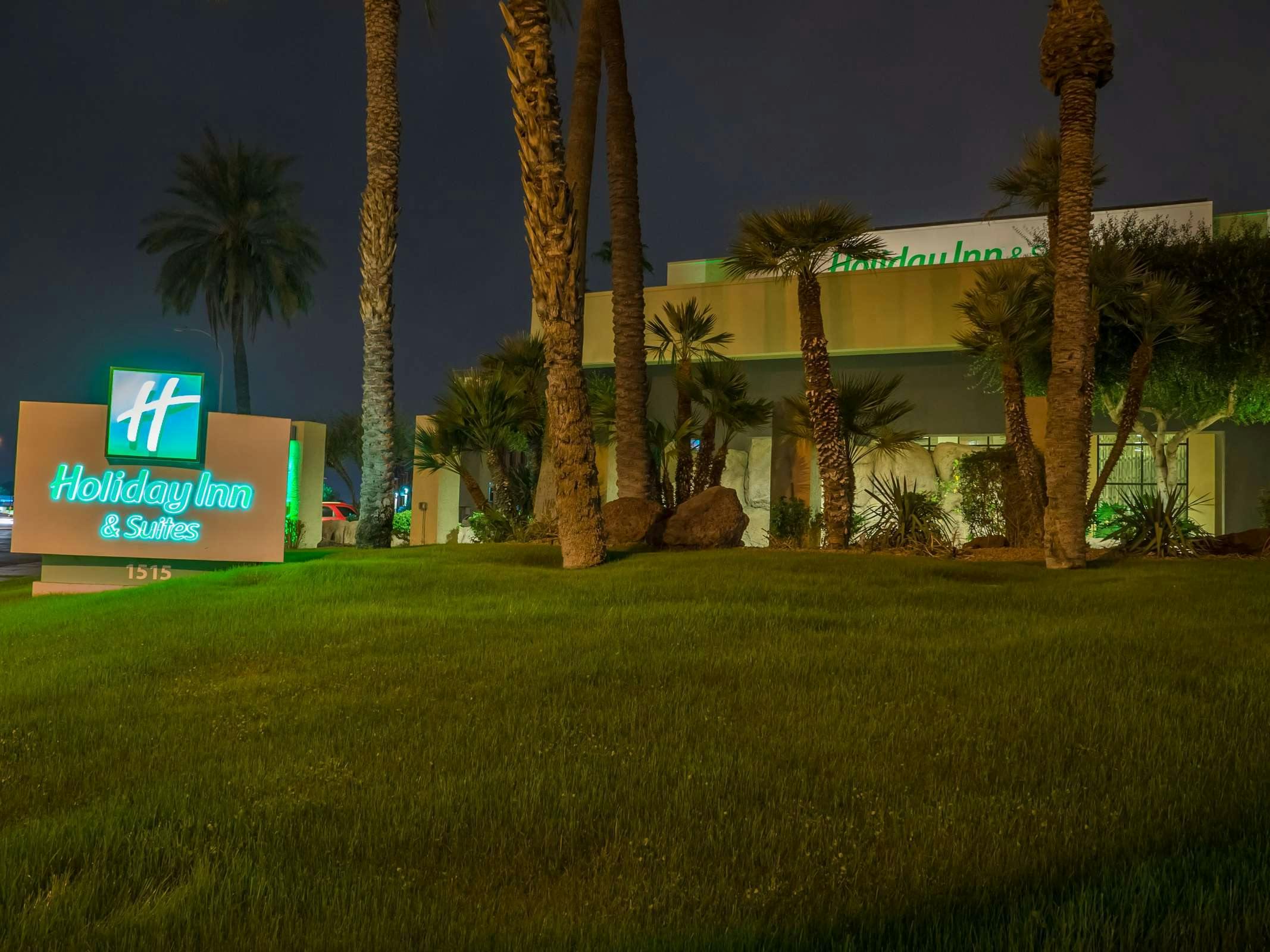 Holiday Inn Hotel & Suites Phoenix Airport North