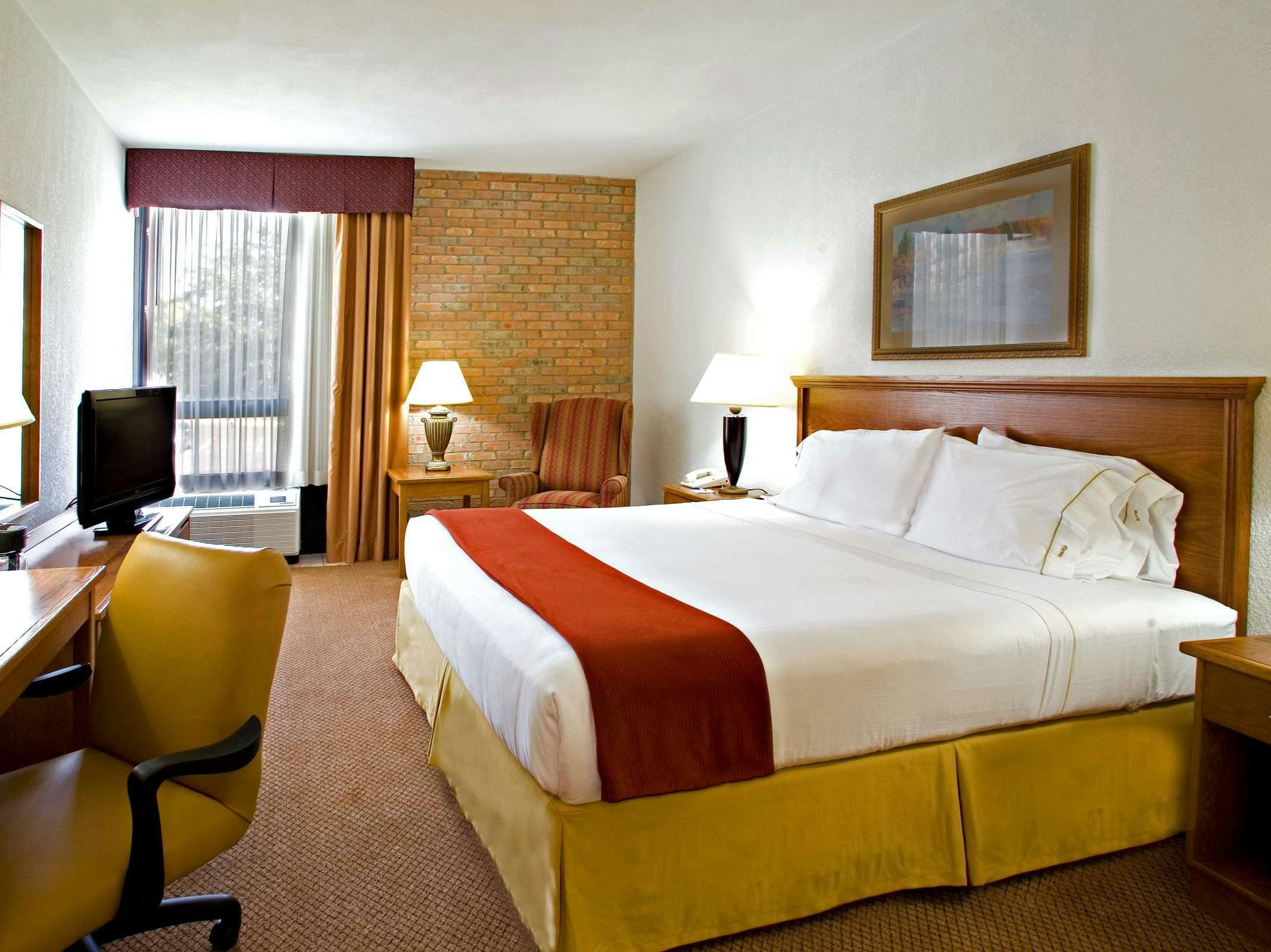 Holiday Inn Express Hotel & Suites Huntsville Airport
