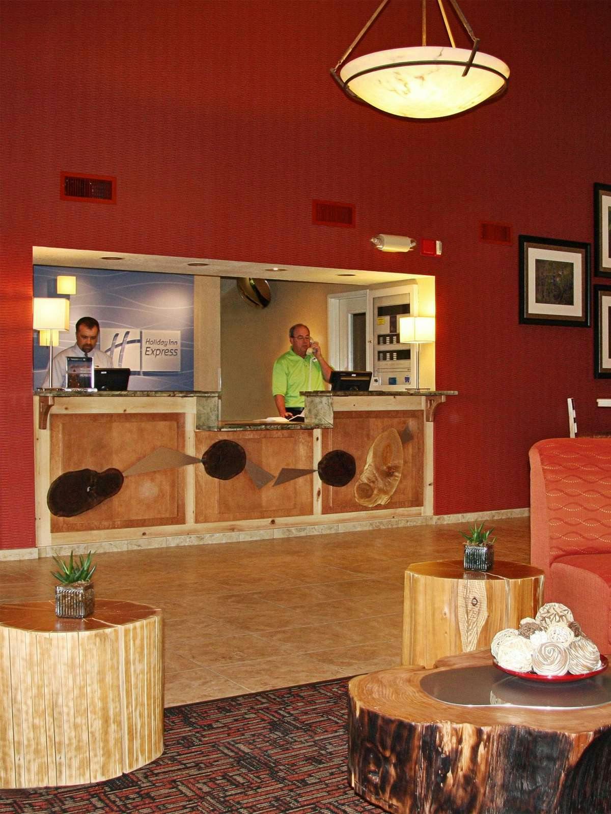 Hotel Holiday Inn Express Grants Pass photo 1