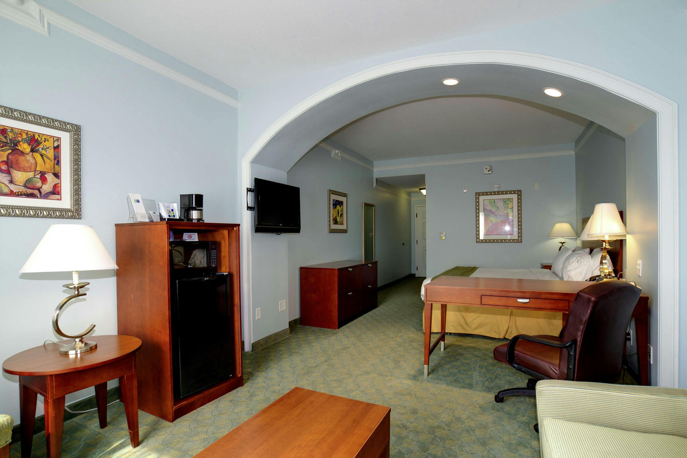 Hotel Holiday Inn Express Telecom Park photo 2