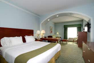 Hotel Holiday Inn Express Telecom Park photo 1