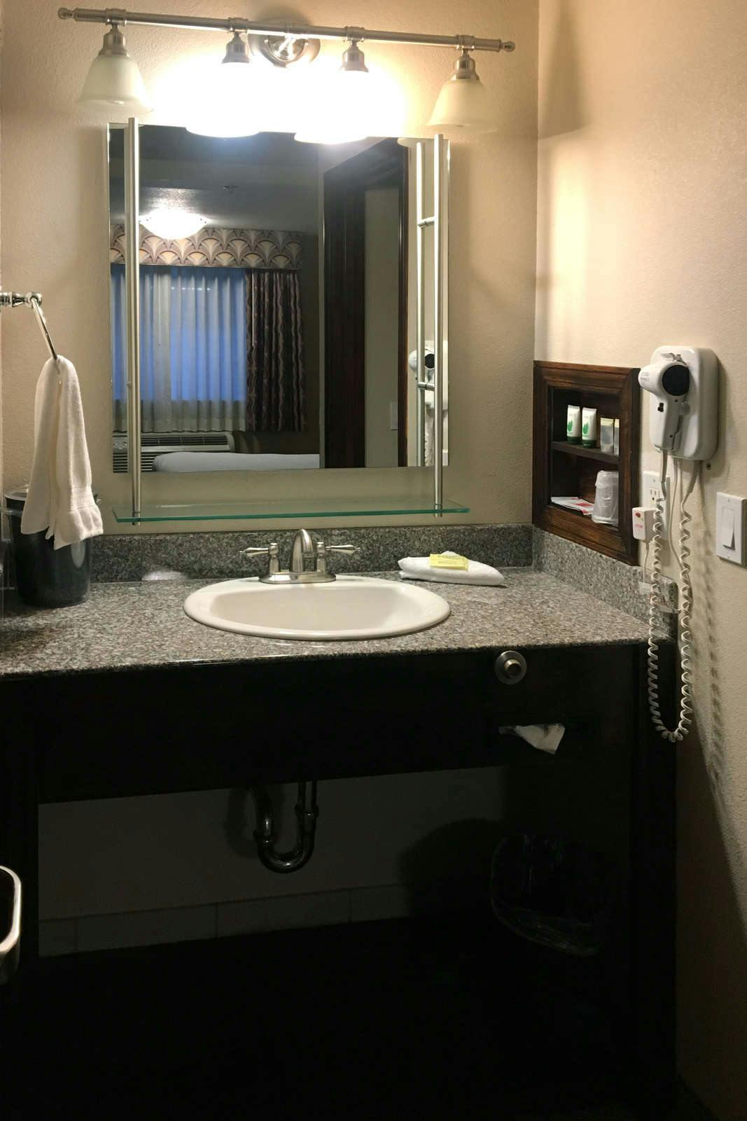 Shilo Inn Rose Garden Portland Or Hoteltonight