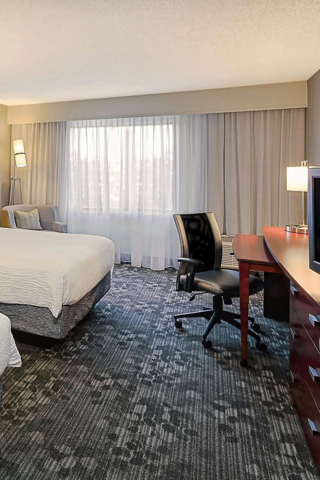 Hotel Courtyard Mishawaka-University Area photo 3