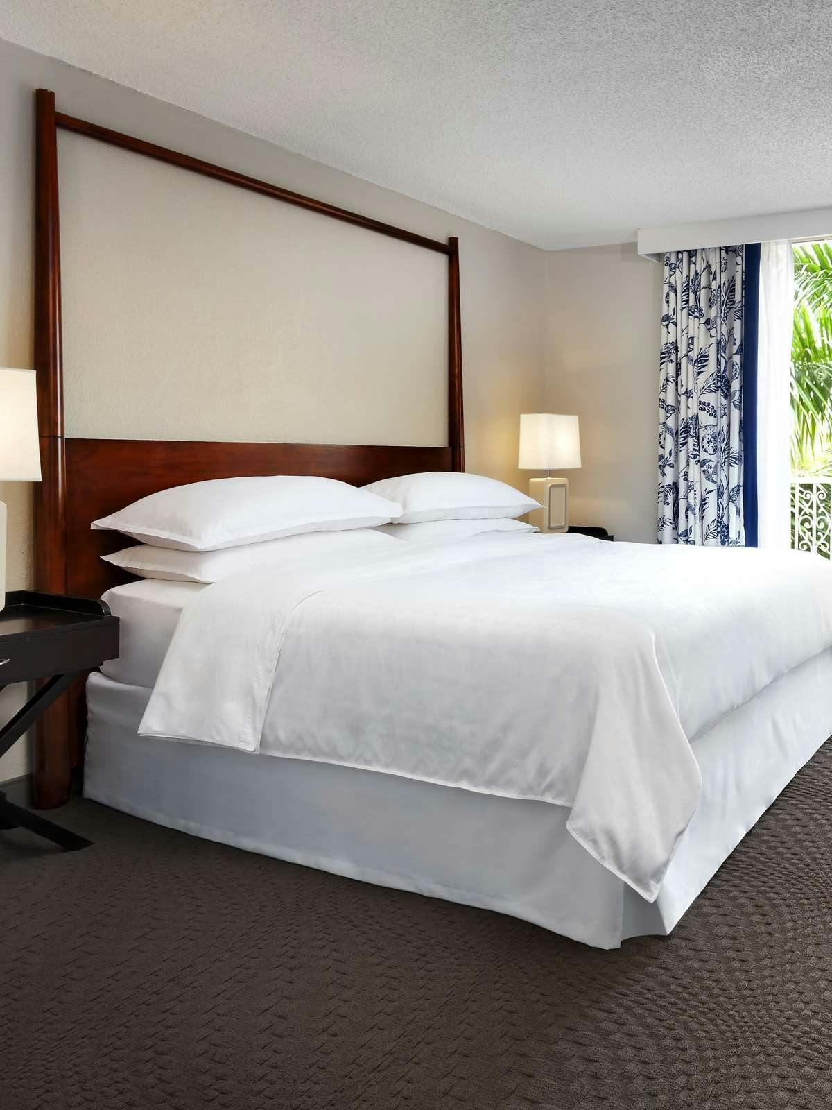 Hotel Sheraton Suites Fort Lauderdale at Cypress Creek photo 1