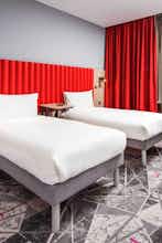 Hotel ibis Styles London Ealing photo 2