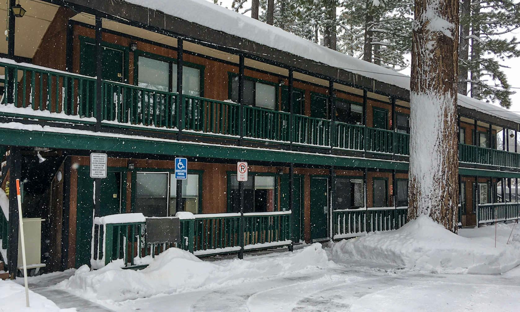 Tamarack Lodge Motel