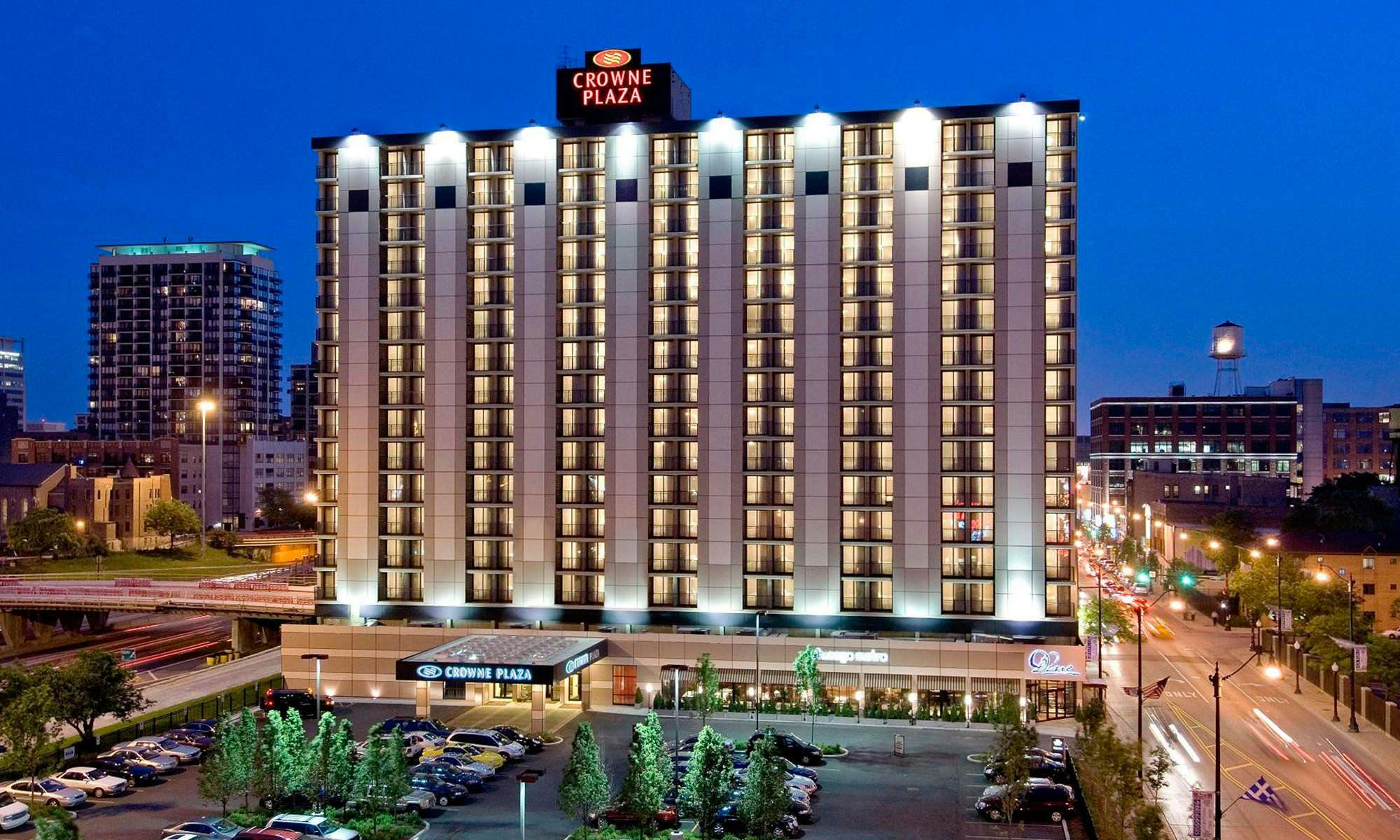 Crowne Plaza Chicago Metro Downtown