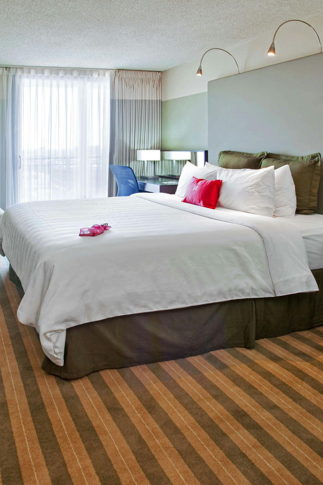 Hotel Crowne Plaza Chicago Metro Downtown photo 1