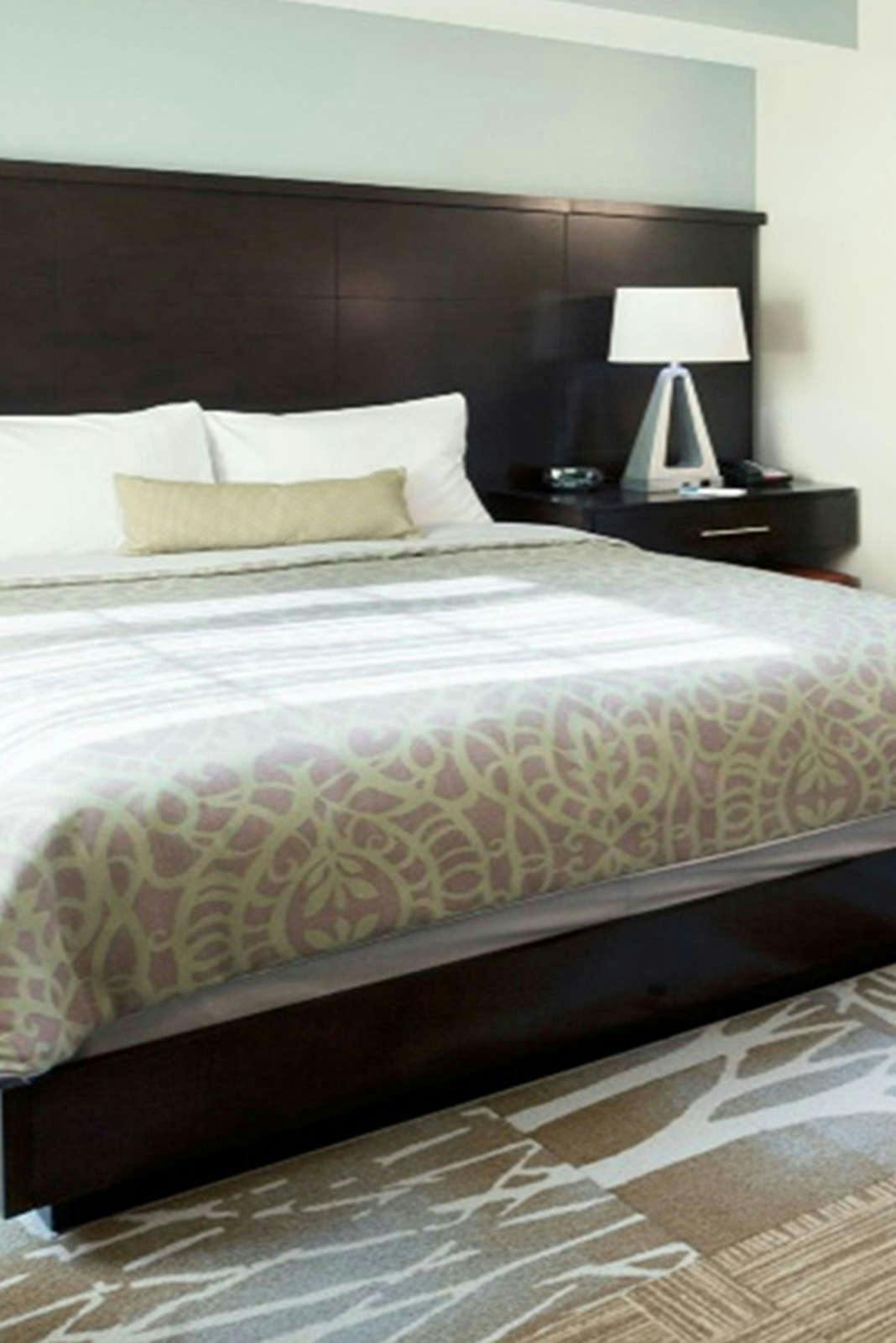 Hotel Staybridge Suites Red Deer North photo 4