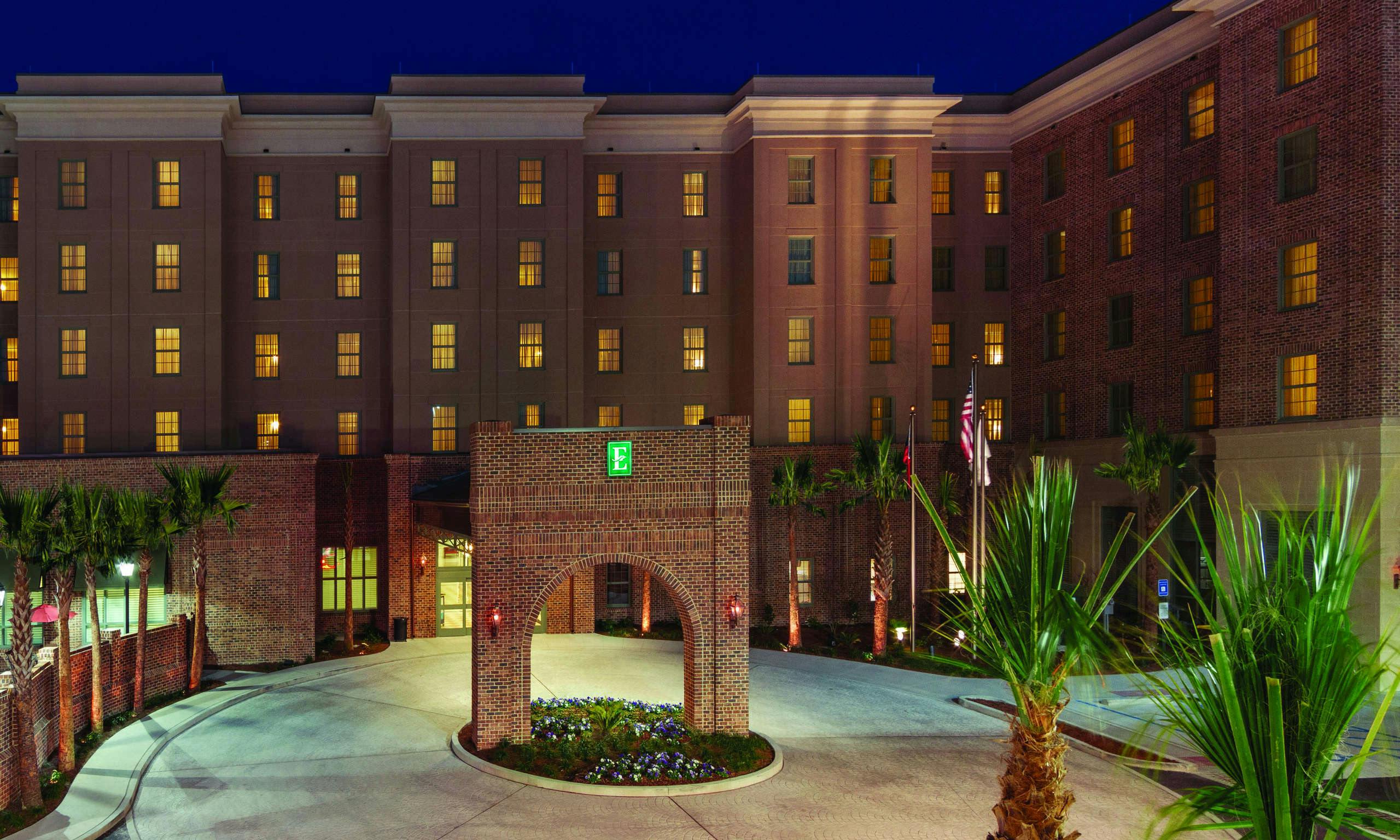 Embassy Suites by Hilton Savannah Historic District
