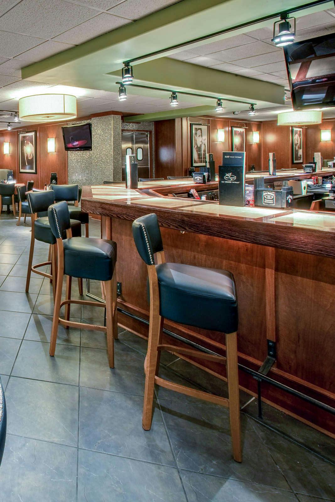 Hotel Holiday Inn Chicago North Shore photo 2