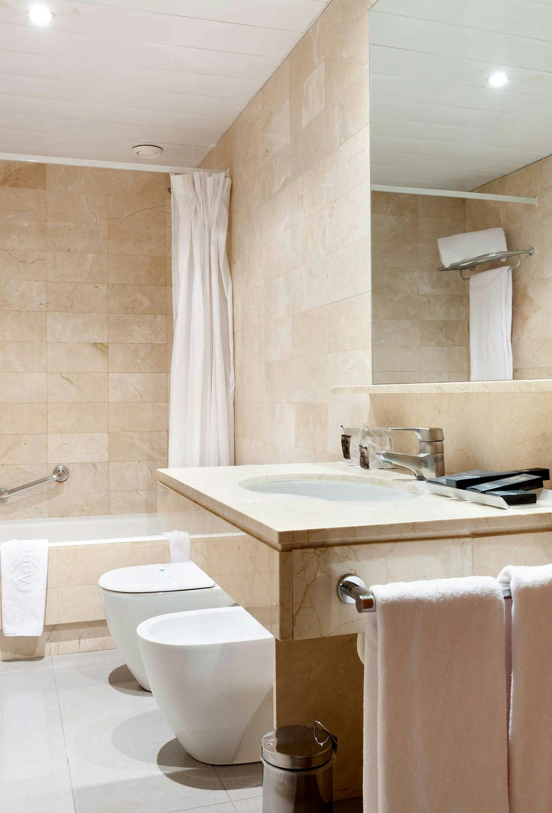 Hotel Hotel AA Viladomat photo 4