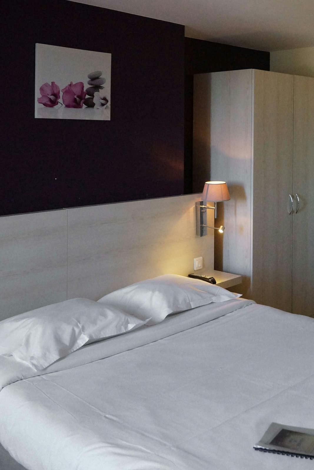 Hotel Hotel Le Dauphin à L'Aigle photo 2