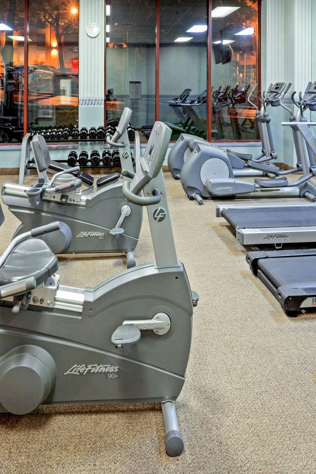 Laguardia Plaza Hotel New York City Lga Hoteltonight