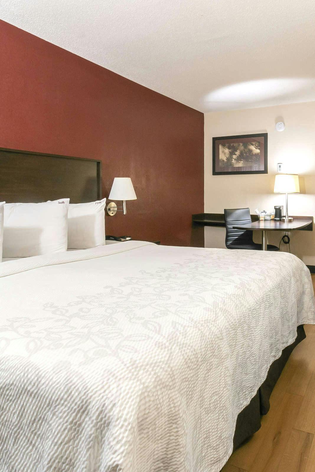 Hotel Red Roof PLUS+ Boston - Framingham photo 2