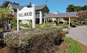 Hill House Inn