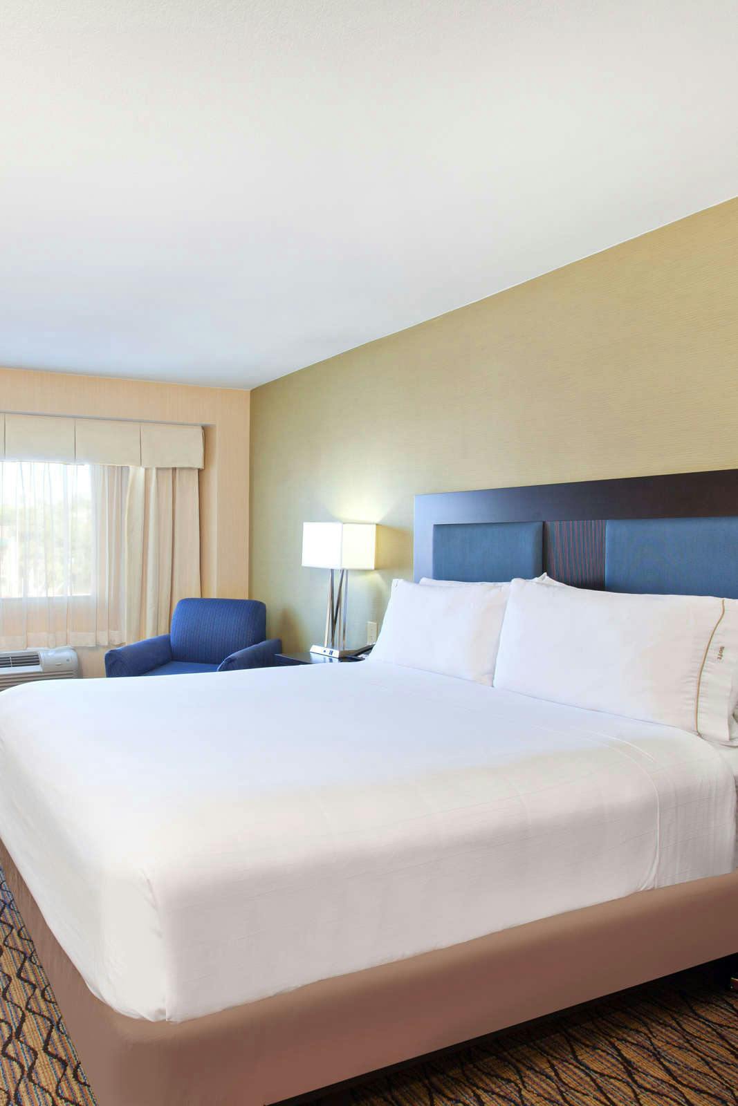 Hotel Holiday Inn Express Newport Beach photo 3