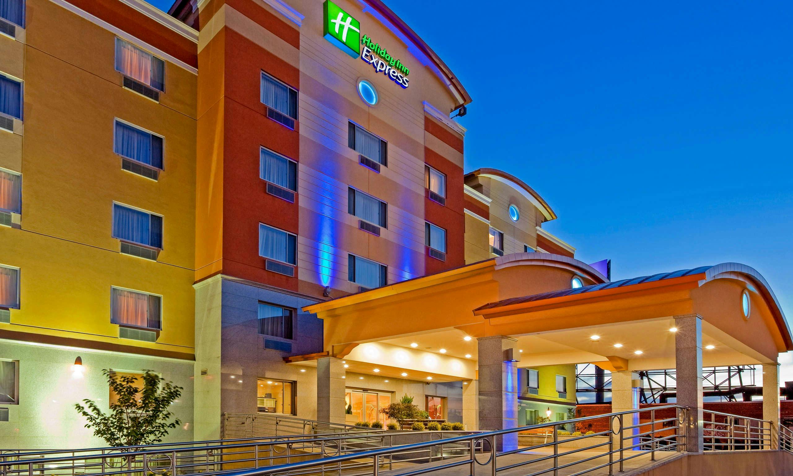 Holiday Inn Express Maspeth