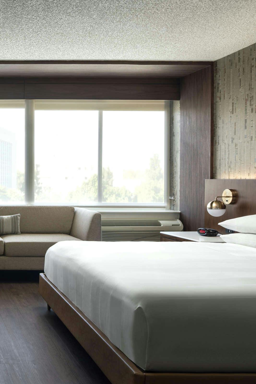 Hotel Fullerton Marriott at California State University photo 1