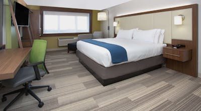 Holiday Inn Express & Suites Tulsa South - Woodland Hills