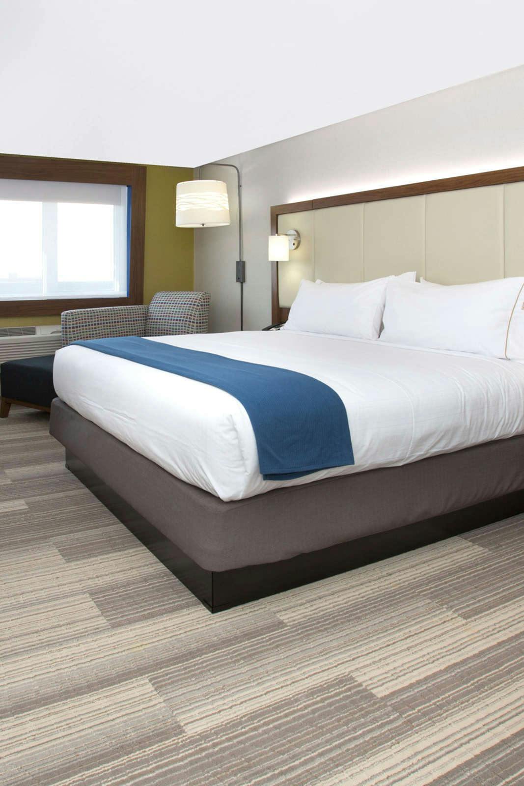 Hotel Holiday Inn Express & Suites Tulsa South - Woodland Hills photo 2