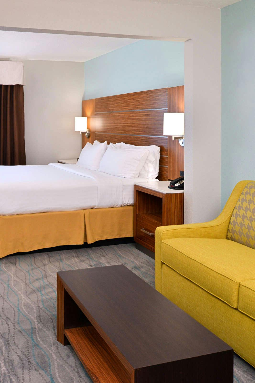 Hotel Holiday Inn Express Austin North Central photo 2