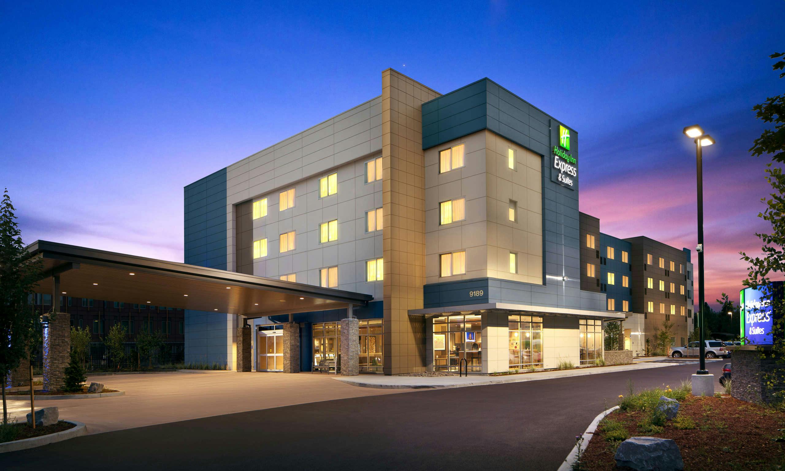 Holiday Inn Express & Suites Portland Airport - Cascade Station
