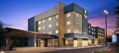 Holiday Inn Express & Suites Portland Airport - Cascade Station