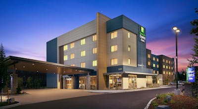 Holiday Inn Express & Suites Portland Airport - Cascade Station
