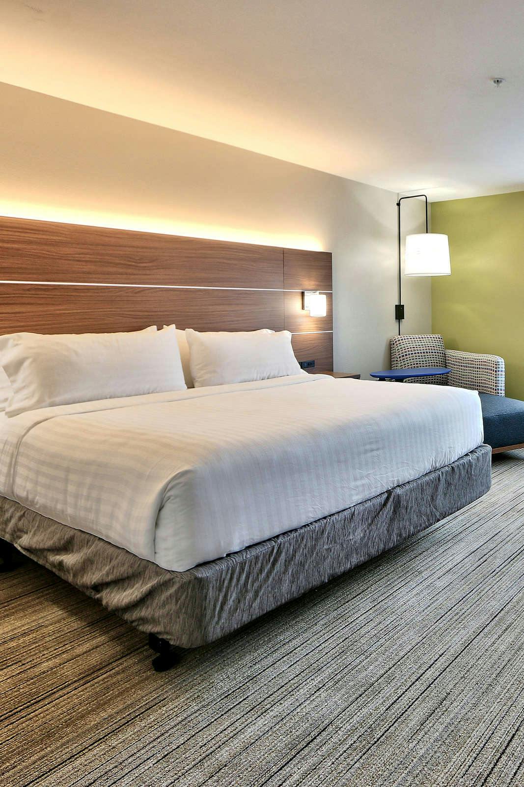 Hotel Holiday Inn Express & Suites Denver Northwest - Broomfield photo 1