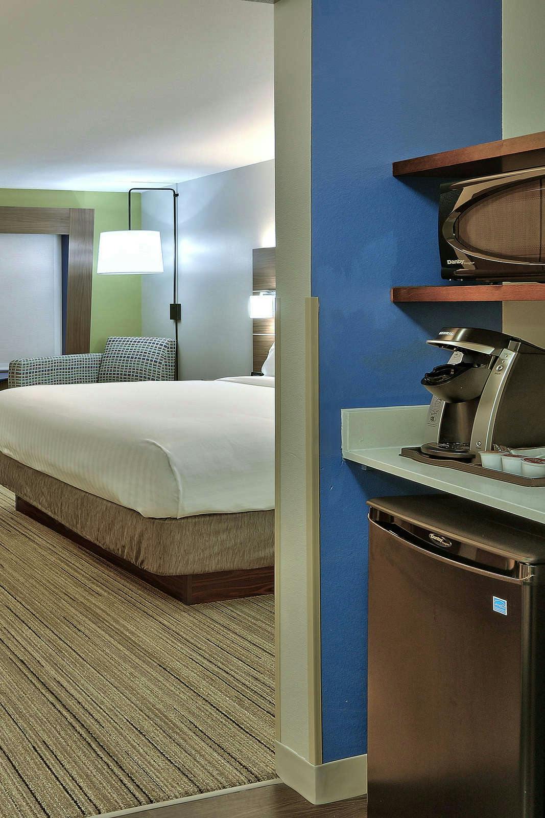 Hotel Holiday Inn Express & Suites Denver Northwest - Broomfield photo 2