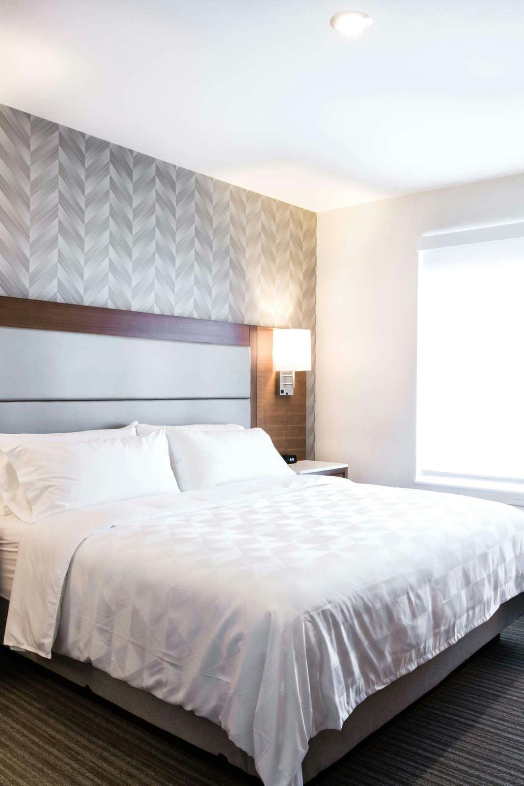 Hotel Holiday Inn & Suites Calgary South - Conference Center photo 2